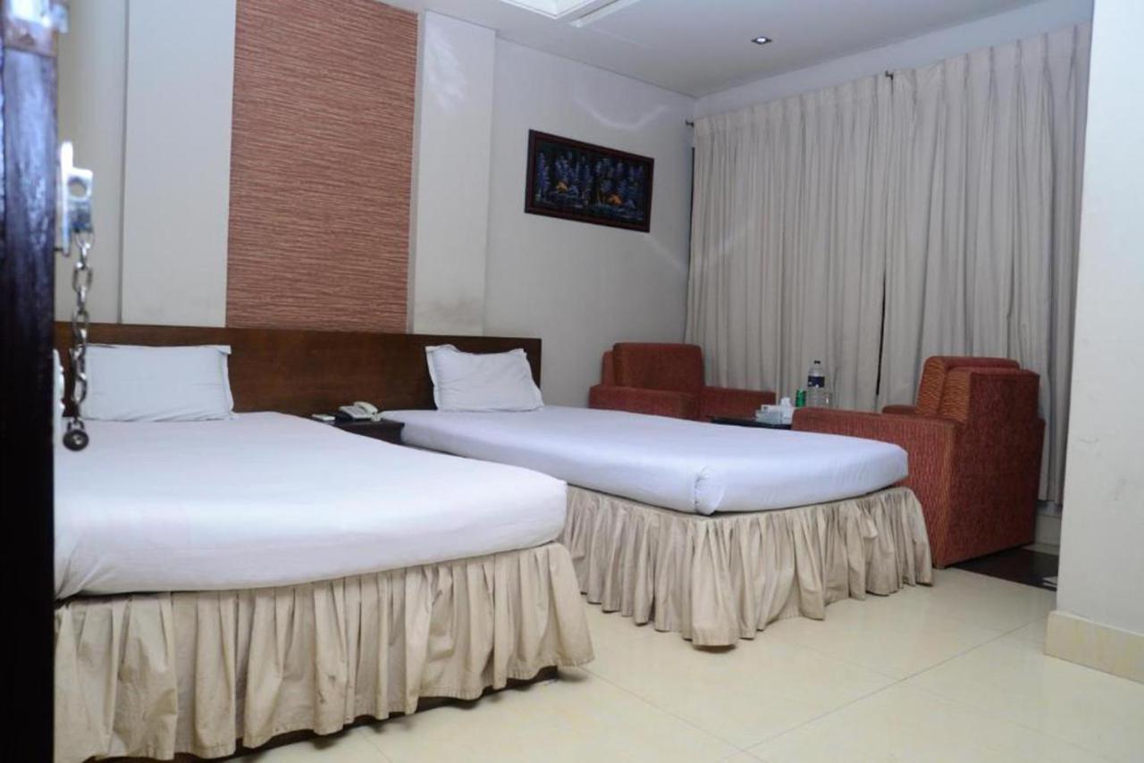 Hotel Royal Living Hotel & Suites Chittagong Exteriör bild